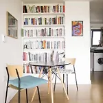 Bedroom & Dedicated Workspace In Spacious Flat